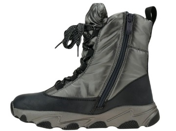 Зимние ботинки изолированные снежные ботинки 33