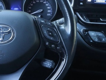 Toyota C-HR I Crossover 1.8 Hybrid 122KM 2018 Toyota C-HR 1.8 Hybrid, Salon Polska, zdjęcie 23