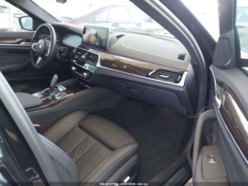 BMW Seria 5 G90-91 2023 BMW Seria 5 540i 2023 3.0l 3.0 Benzyna 335KM, zdjęcie 9