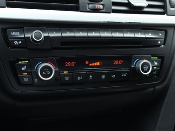 BMW Seria 3 F30-F31-F34 Limuzyna 2.0 318d 143KM 2013 BMW 3 318 d, Navi, Xenon, Bi-Xenon, Klima, zdjęcie 12