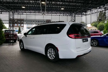 Chrysler Pacifica II 3.6 V6 291KM 2023 Chrysler Pacifica 18tys.km TouringL Polift Pentastar 3.6L V6 7os. 291KM St, zdjęcie 3