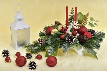 STROIK ŚWIĄTECZNY DEKORACJA SZTUCZNE KWIATY OZDOBY BOMBKI CHOINKA RENIFER