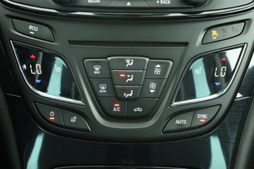 Opel Insignia I Country Tourer 1.6 CDTI Ecotec 136KM 2016 Opel Insignia 1.6 CDTI, Skóra, Navi, Xenon, zdjęcie 12