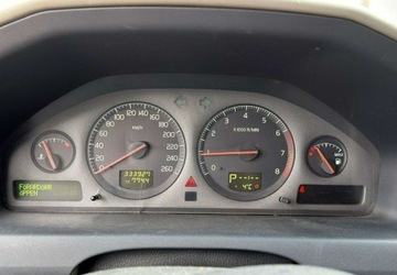 Volvo XC70 I 2.5 T AWD 210KM 2002 Volvo XC 70 Volvo XC 70 AWD Momentum 2.5 Benzyna 210KM, zdjęcie 8