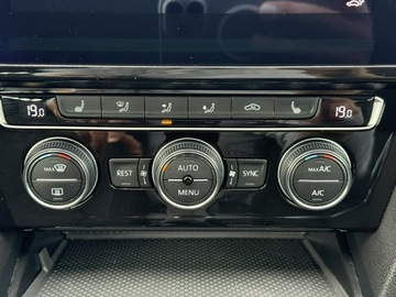 Volkswagen Passat B8 Limousine Facelifting 2.0 TDI SCR 150KM 2020 Volkswagen Passat 2.0 TDI 150KM 2020 ACC,zadbany, zdjęcie 23