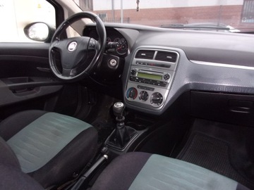 Fiat Punto Grande Punto Hatchback 5d 1.4 8v 77KM 2009 Fiat Punto II wł, zdjęcie 23