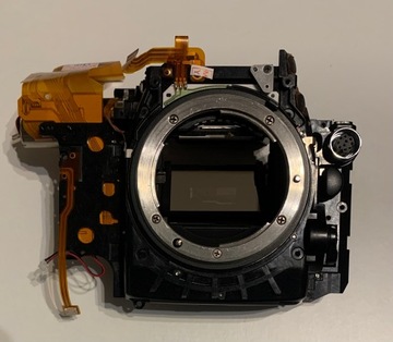 Маленький зеркальный корпус с затвором Nikon D810