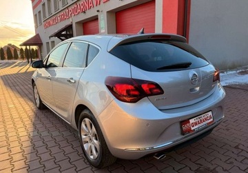 Opel Astra J GTC 1.4 Turbo ECOTEC 140KM 2014 Opel Astra COSMO 1.4T 140ps 6Biegow Xenon LED Tylko96TysPrzebiegu PelnySer, zdjęcie 5