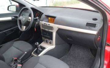 Opel Astra H Hatchback 5d 1.4 TWINPORT ecoFLEX 90KM 2007 Opel Astra Opel Astra H GTC1,4 16V-Nawigacja-Tempomat-El. Szyby-Elektryczn, zdjęcie 7