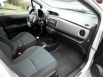 Toyota Yaris III Hatchback 5d 1.0 VVT-i 69KM 2012 Toyota Yaris Salon Polska Klimatyzacja Abs Wspomaganie BenzynaLPG 69KM, zdjęcie 17