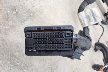 JINÉ DÍLY KOMORA MOTORU OPEL CORSA F 9841042280 GASOLINE 74KW 2021