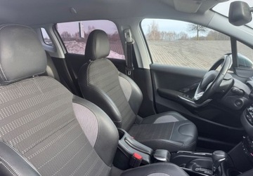 Peugeot 2008 I SUV Facelifting 1.2 PureTech 110KM 2018 Peugeot 2008 1.2T 110KM 2018r automat navi kamera polskora 1.2 110KM, zdjęcie 5