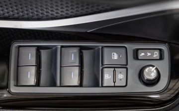 Toyota C-HR I Crossover Facelifting 2.0 Hybrid Dynamic Force 184KM 2023 Toyota C-HR 2.0 Hybrid GR Sport 2.0 Hybryda 184KM, zdjęcie 30