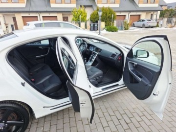 Volvo S60 II Sedan 2.0 D3 163KM 2012 Volvo S60 ___R-Design___2.0 D4 163KM___Bi-Xenon Skora Navi Alu18 Black___, zdjęcie 12