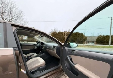 Volkswagen Jetta VI Sedan 1.4 TSI 122KM 2012 Volkswagen Jetta Volkswagen Jetta 1.4 TSI Highline Perfectline DSG 1.4, zdjęcie 25