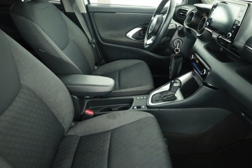 Toyota Yaris IV Hatchback 1.5 Hybrid Dynamic Force 116KM 2021 Toyota Yaris 1.5 VVT-i Hybrid, Salon Polska, zdjęcie 6