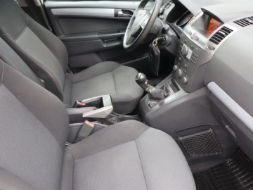 Opel Zafira B 1.9 CDTI ECOTEC 100KM 2007 Opel Zafira 1.9 CDTI, 7 miejsc, HAK, Klima, zdjęcie 8