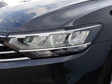 Volkswagen Passat B8 Variant Facelifting 1.5 TSI EVO 150KM 2021 Volkswagen Passat Variant 1.5TSI 150KM Business DSG SalonPL SerwisASO Acc, zdjęcie 32