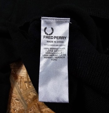 Sweter w Serek Wełniany FRED PERRY Wełna Merino Merynos Elegancki Casual XL