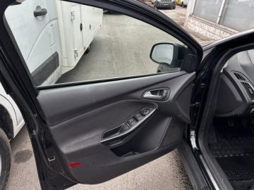 Ford Focus III Kombi Facelifting 1.0 EcoBoost 125KM 2015 Ford Focus 125KM Model 2016, zdjęcie 17