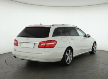 Mercedes Klasa E W212 Kombi 200 CGI BlueEFFICIENCY 184KM 2010 Mercedes E E 200 Kompressor, Automat, Skóra, zdjęcie 4