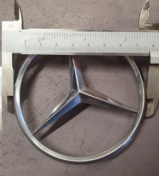 ZNAK ZADNÍ KRYT 85MM MERCEDES ML W163 FACELIFT