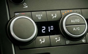 Land Rover Range Rover Evoque I SUV 5d Facelifting 2.0 Si4 240KM 2018 Land Rover Range Rover Evoque Land Rover Range Rover Evoque 2.0Si4 SE 2.0, zdjęcie 23