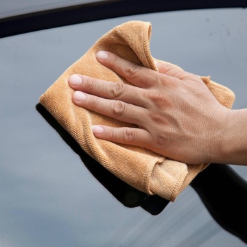 CAROZZA WOSK W SPRAYU NABŁYSZCZ DO KAROSERII 600ML