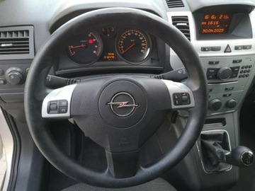 Opel Zafira B 1.6 Twinport ecoFLEX 115KM 2009 Opel Zafira 1.6 Benzyna 116KM Klima Pod. fotele 7-, zdjęcie 13