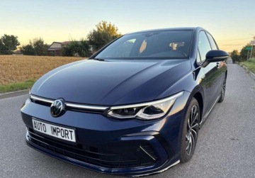 Volkswagen Golf VIII Variant 1.5 eTSI 130KM 2021 Volkswagen Golf 1.5 TSI R-Line 130 KM 2021r Warszawa 1.5 Benzyna, zdjęcie 20