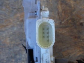 AUDI A3 8P 8P4 5D SPORTBACK ZÁMEK DVEŘE LEVÝ PŘEDNÍ 7 PIN 4F2837015