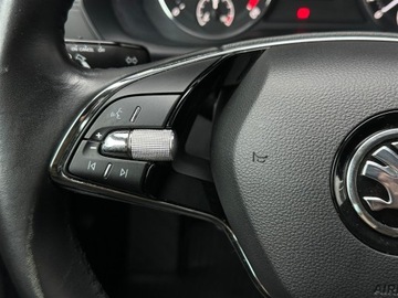 Skoda Octavia IV Liftback 1.5 TSI EVO 150KM 2021 Skoda Octavia 1.5TSI 150KM Ambition l Reflektory L, zdjęcie 19