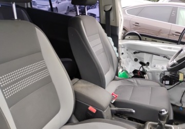 Volkswagen Golf Plus II 2013 Volkswagen Golf Plus 2013r, 1.6 TDI. Lekko uszkodzony lewy bok. Jezdzi., zdjęcie 7