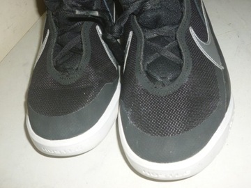 NIKE HUSTLE -R-37,5-WKŁ-24,3CM.