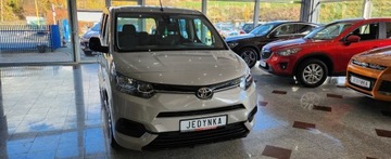 Toyota 2022 Toyota Proace City Verso Polski salon 130KM Long 7foteli Perfekcyjny stan, zdjęcie 12