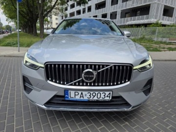 Volvo XC60 II 2023 VOLVO XC60 Plus Bright Theme, B5 2.0l Mild Hybrid 250KM Przebieg:50, 022, zdjęcie 1
