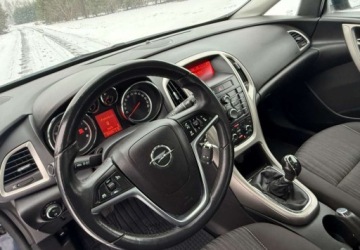 Opel Astra J Hatchback 5d 1.6 Twinport ECOTEC 115KM 2010 Opel Astra Opel Astra 1.6 Innovation 1.6 Benzyna 115KM, zdjęcie 7