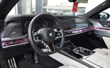 BMW Seria 7 G70 Sedan 3.0 40d 299KM 2023 BMW Seria 7 740d 300KM xDrive Individual Bowers Wilkins M Pakiet Salon PL, zdjęcie 11