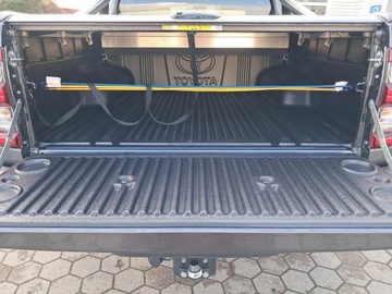 Toyota Hilux VIII Podwójna kabina Facelifting 2.8 D-4D 204KM 2023 Toyota Hilux 2.8 D-4D Double Cab Invincible 4x4 Hi, zdjęcie 26