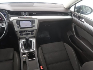Volkswagen Passat B8 Variant 2.0 TDI BlueMotion SCR 150KM 2016 VW Passat 2.0 TDI, Salon Polska, Serwis ASO, Navi, zdjęcie 7