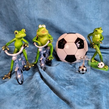 ФИГУРА ЛЯГУШКИ НА ВЕЛОСИПЕДЕ