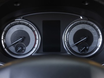 Suzuki Vitara III SUV Facelifting 1.4 BoosterJet 140KM 2019 Suzuki Vitara 1.4 BoosterJet, Salon Polska, zdjęcie 10