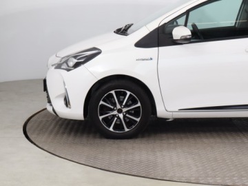 Toyota Yaris III Hatchback 5d Facelifting 2017 1.5 Hybrid 100KM 2018 Toyota Yaris 1.5 Hybrid, Salon Polska, Automat, zdjęcie 14
