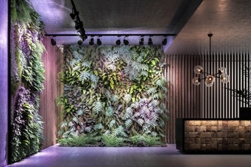 Зеленое настенное освещение 2x VERTICANA 45° 1M на расстоянии до 2 метров