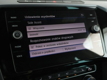 Volkswagen Passat B8 Variant 1.8 TSI BlueMotion Technology 180KM 2018 Volkswagen Passat R-Line DSG virtual cocpit navi, zdjęcie 26