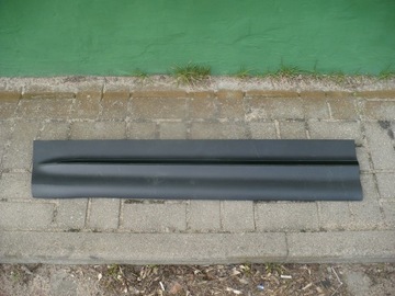 Listwa drzwi lewa przód Mercedes GLB A2477270700