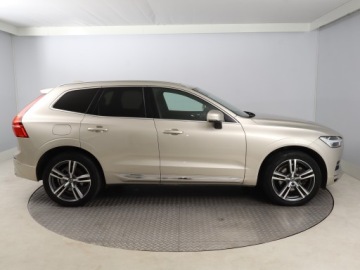 Volvo XC60 II Crossover T8 Twin Engine 390KM 2020 Volvo XC60 T8 Twin Engine, Salon Polska, zdjęcie 5