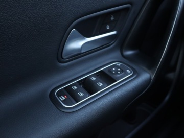 Mercedes CLA C118/X118 Coupe 2.0 200d 150KM 2021 Mercedes CLA 200 d, Navi, Klima, Klimatronic, zdjęcie 17