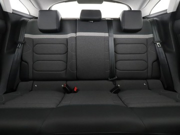 Citroen C4 III SUV 1.2 PureTech 130KM 2024 Citroen C4 full LED virtual cocpit kamera i, zdjęcie 17
