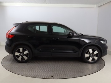 Volvo XC40 Crossover 2.0 D4 190KM 2018 Volvo XC40 D4 AWD, 187 KM, 4X4, Automat, Skóra, zdjęcie 5